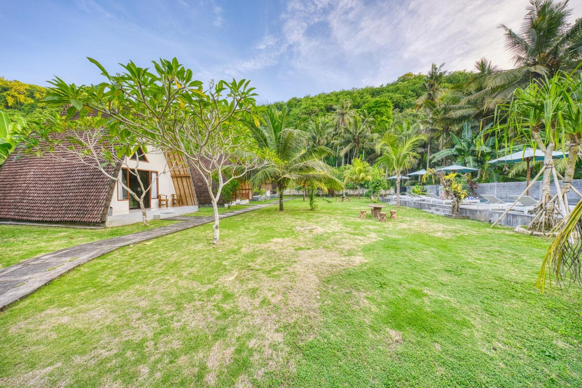 Puri Garden Penida Hotel Toyapakeh Exterior photo